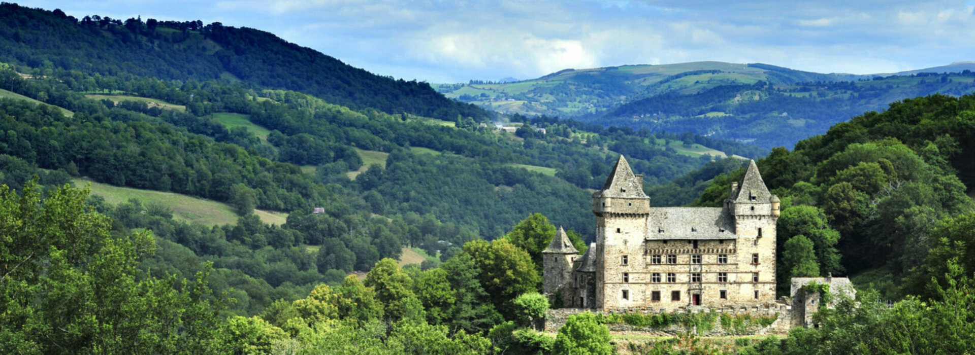 Visite chateau Cantal Aveyron : Messilhac (Raulhac)